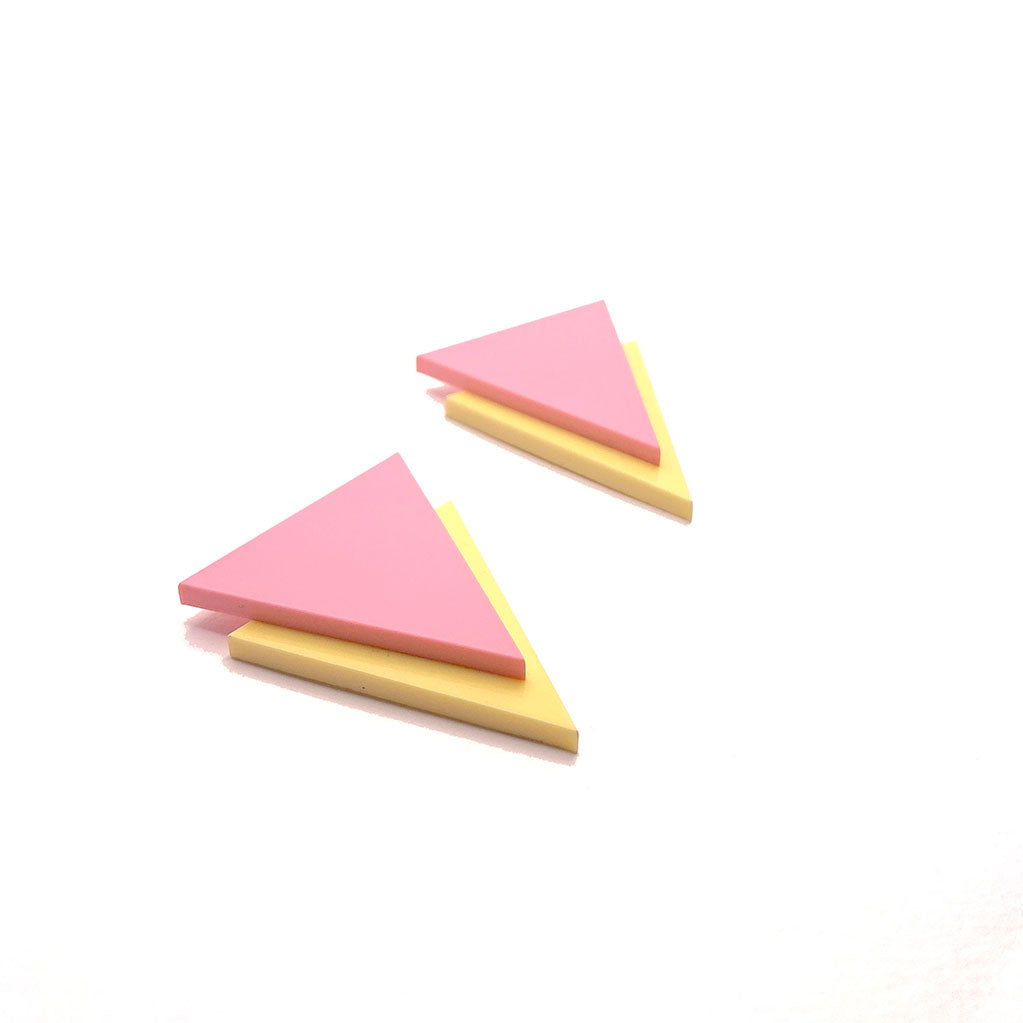 Pendientes metacrilato triángulos. Color pastel. 